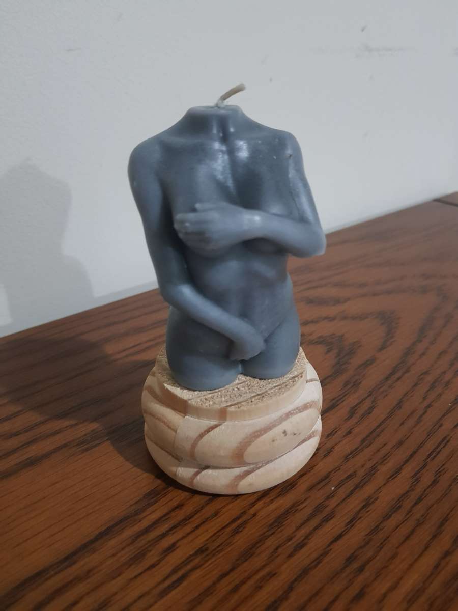 Gray lady figurine candle 8cm