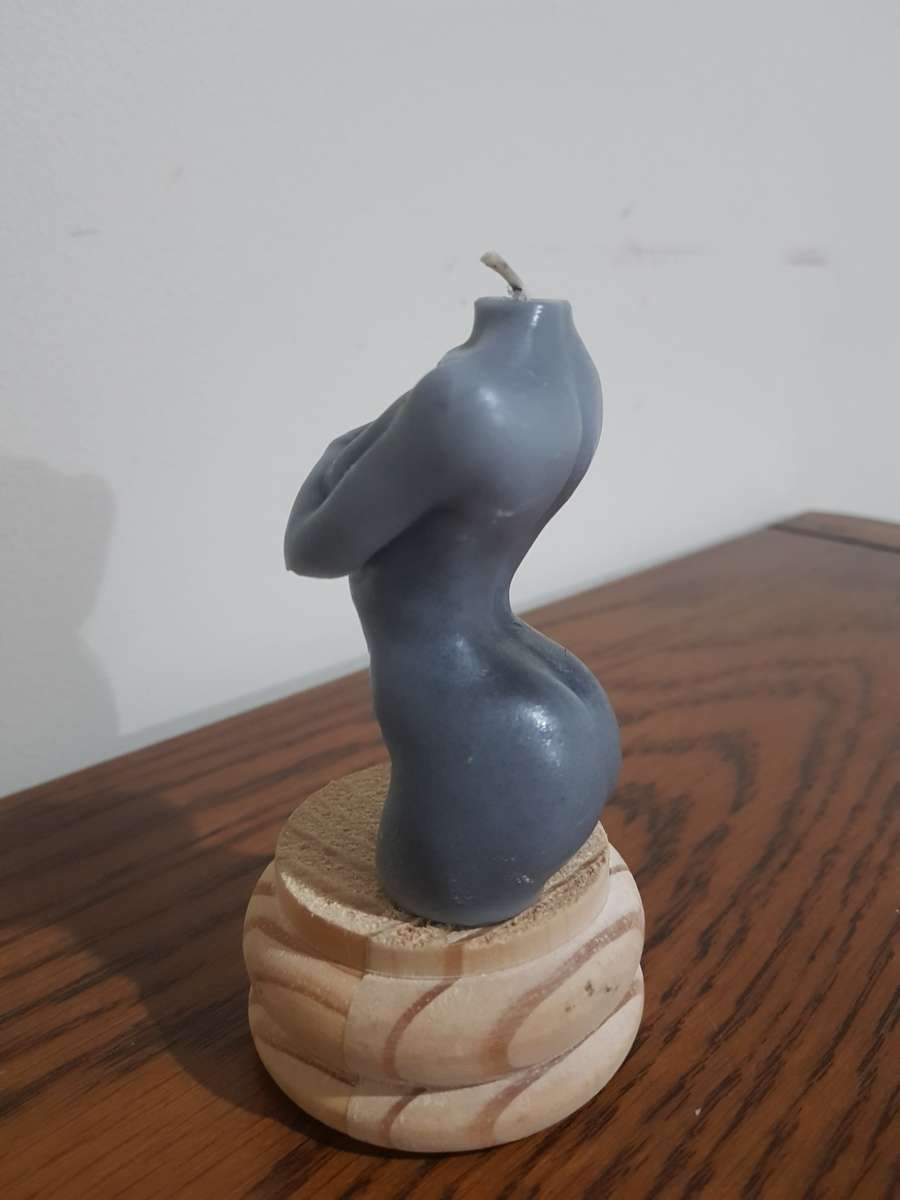 Gray lady figurine candle 8cm