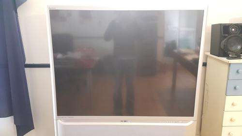 WOW!!! LARGE SAMSUNG PROGRESSIVE 100HZ TV!!!! FOCUS NEEDS RESETTING BUT OTHERWISE GREAT CONDITION!!!