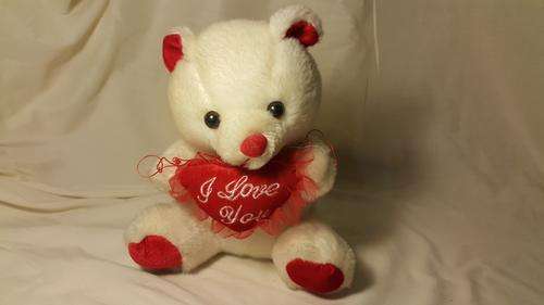 A BEAUTIFUL WHITE " I LOVE YOU " 20CM TEDDY!!!!!