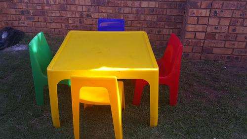 AWESOME KIDDIES PLASTIC TABLE AND CHAIRS SET!!!!! A MUST HAVE!!!!!