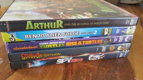 MUST HAVE BOYS MOVIES!!!!! TMNT/SPY KIDS/ ARTHUR/ BEN 10/ SCOOBY DOO VS BATMAN!!!