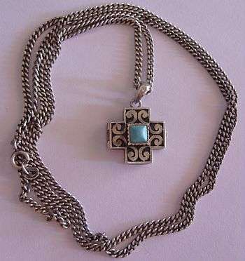 EXTRA LONG STERLING SILVER NECKLACE WITH A GORGEOUS STERLING SILVER LOCKET CROSS PENDANT