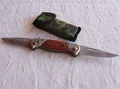 KNIFE WITH POUCH - POSTAGE R25