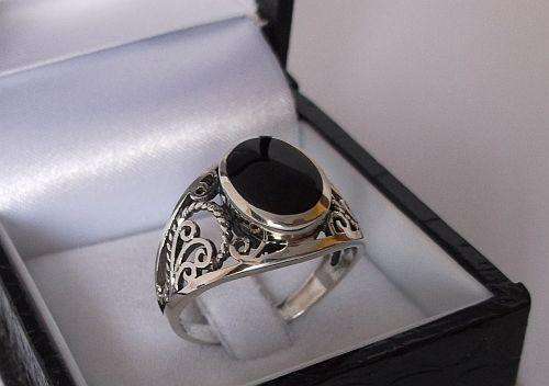WHAT A FIND !!! A MARVELOUS SOLID ONYX LOOK STERLING SILVER RING !!!