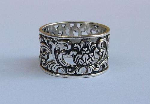 A STUNNING WIDE INTRICATELY DETAILED SOLID STERLING SILVER RING ..WOW..WOW..WOW !!!