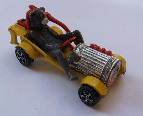 TOTALLY COOL !!! A RARE VINTAGE " TOM`S GO-CART " FROM TOM & JERRY ..MADE BY CORGI ...WOW !!!!