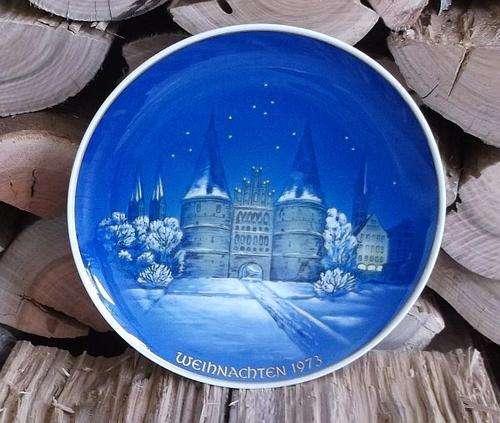 AN EXQUISITE VINTAGE 1973 COLLECTORS WALL PLATE BY ROSENTHAL GERMANY IN IMMACULATE CONDITION !! WOW