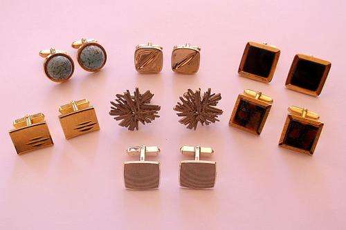 A PAIR OF SILVER CUFFLINKS !!!! PLUS 6 PAIRS AS A BONUS !!!! VILLA RIDES ONLY ....