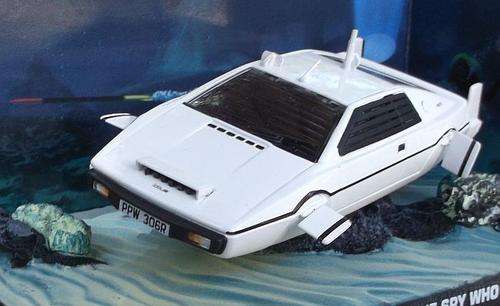 JAMES BOND 007 DIE CAST METAL MODEL FROM THE SPY WHO LOVED ME ....LOTUS ESPRIT....UNDER WATER !!!!!!