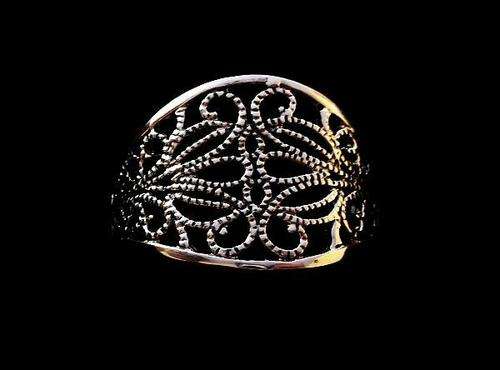 AN INTRICATELY DETAILED SOLID STERLING SILVER FILIGREE RING ....MUST HAVE !!!