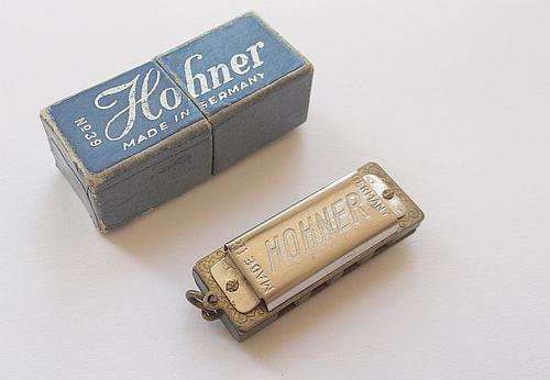 SUPER COOL !!! A RARE MINIATURE HARMONICA BY HOHNER GERMANY