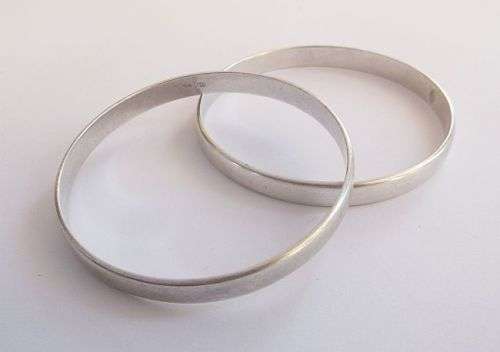TOP CLASS !!! 2 SOLID STERLING SILVER BANGLES , BEST QUALITY !!! BID PER BANGLE TO TAKE BOTH !!!