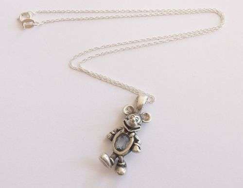 AN ADORABLE VINTAGE STERLING SILVER MICKEY MOUSE PENDANT WITH STONE CENTER AND 40 CM NECKLACE !!!!
