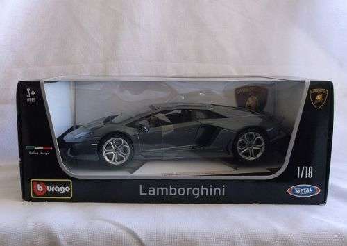 A BRILLIANT DETAILED 1:18 DIE CAST METAL LAMBORGHINI MODEL BY BURAGO....IN BOX...AS NEW...AWESOME !!