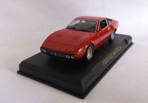 1:43 FERRARI 365 GTC/4 DIE CAST METAL MODEL ON STAND ...AWESOME DETAILS