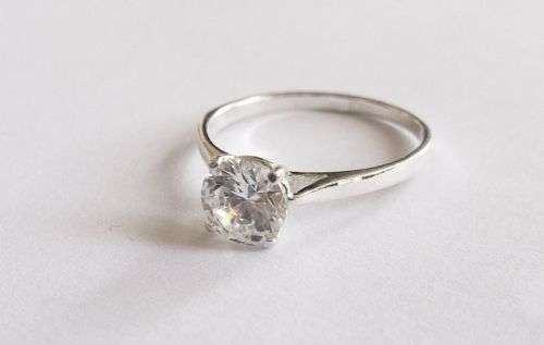 A VERY APPEALING SOLID STERLING SILVER ENGAGEMENT STYLE RING !!! PRAGTIG !!!