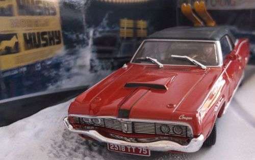JAMES BOND 007 ...DIE CAST METAL MERCURY COUGAR FROM " ON HER MAJESTY`S SECRET SERVICE"...WITH SKIS