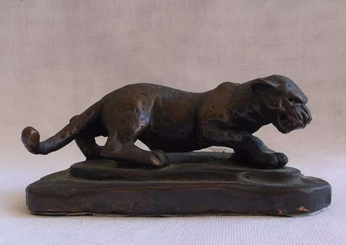 WILD THING !! A FEROCIOUS LOOKING VINTAGE FILLED BRONZE STATUE OF A STALKING LEOPARD ....COOL !!!