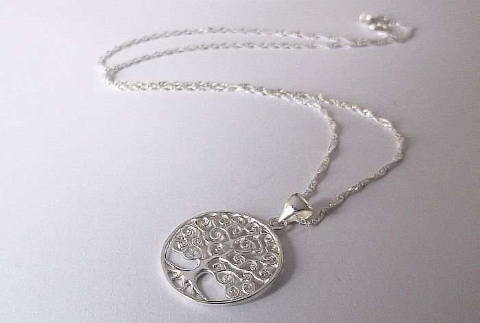 WOW !!! AN ELEGANT STERLING SILVER NECKLACE WITH A "TREE OF LIFE" STERLING SILVER PENDANT !!