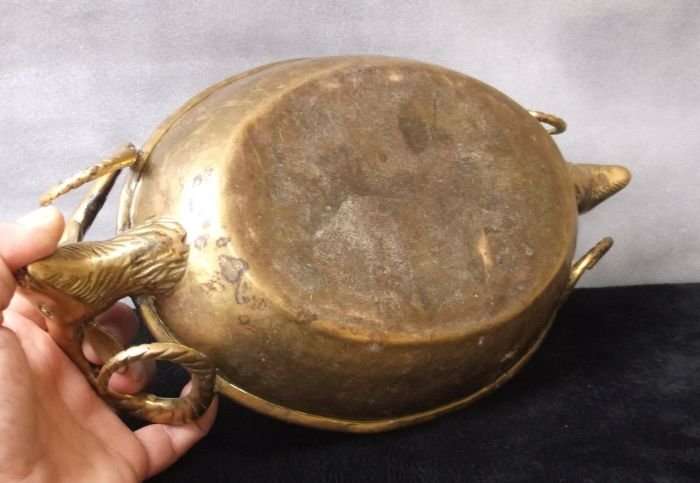 AN EYE CATCHING OLD BRASS / BRONZE BOWL WITH INTRICATELY DETAILED GOAT HEAD HANDLES...AWESOME FIND !