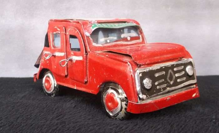 A VINTAGE HAND MADE TIN METAL CAR ORNAMENT ...OPENING DOORS AND BONNET ...AFRICAN ART