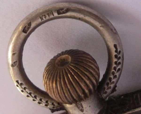 A CLASSY VINTAGE / ANTIQUE SILVER LADIES POCKET WATCH ...SPARES OR REPAIRS...NOT WORKING...