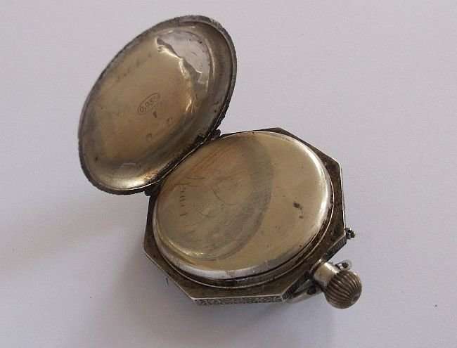 A CLASSY VINTAGE / ANTIQUE SILVER LADIES POCKET WATCH ...SPARES OR REPAIRS...NOT WORKING...