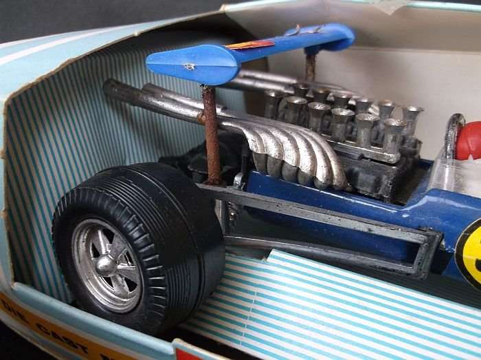 A SUPER COOL AND RARE VINTAGE DIE CAST METAL DRAGSTER RACING CAR ....UNBELIEVABLE !!!