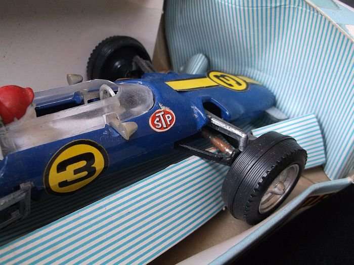 A SUPER COOL AND RARE VINTAGE DIE CAST METAL DRAGSTER RACING CAR ....UNBELIEVABLE !!!