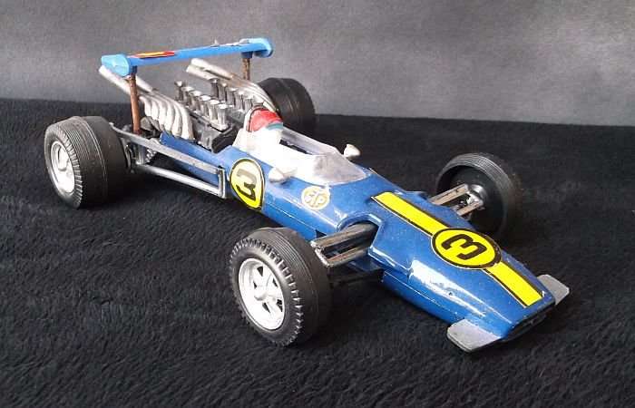 A SUPER COOL AND RARE VINTAGE DIE CAST METAL DRAGSTER RACING CAR ....UNBELIEVABLE !!!