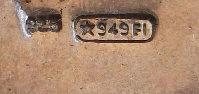 SIMPLY GORGEOUS !!! AN ITALIAN MADE ONYX AND STERLING SILVER BROOCH...PLEASE READ