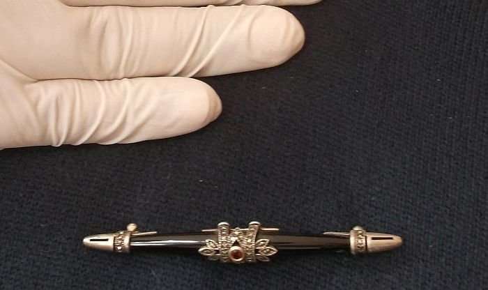 SIMPLY GORGEOUS !!! AN ITALIAN MADE ONYX AND STERLING SILVER BROOCH...PLEASE READ