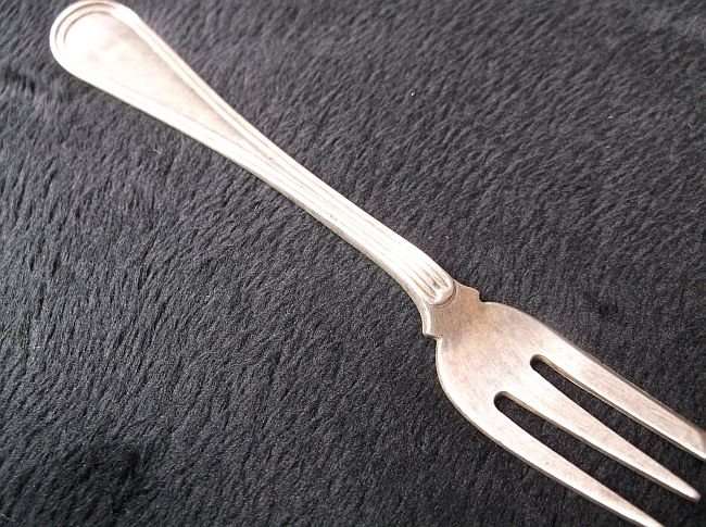 A SET OF SIX DUTCH SILVER FORKS