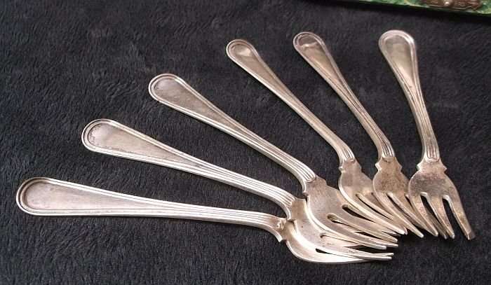 A SET OF SIX DUTCH SILVER FORKS
