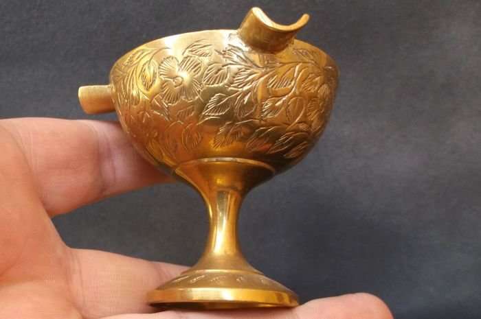 MADE IN BRITISH INDIA ...A RARE SOLID BRASS 4 PIECE SMOKERS SET