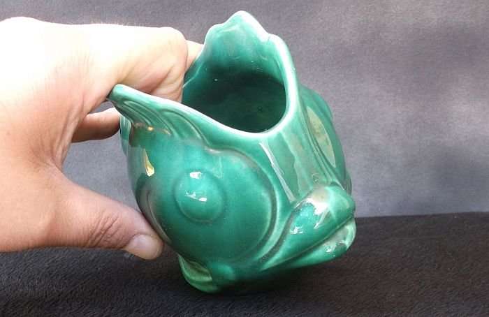 A RARE VINTAGE LUCIA WARE FISH SHAPED BUD VASE OR HOLDER ...NO DAMAGE