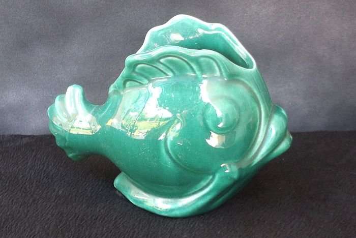 A RARE VINTAGE LUCIA WARE FISH SHAPED BUD VASE OR HOLDER ...NO DAMAGE