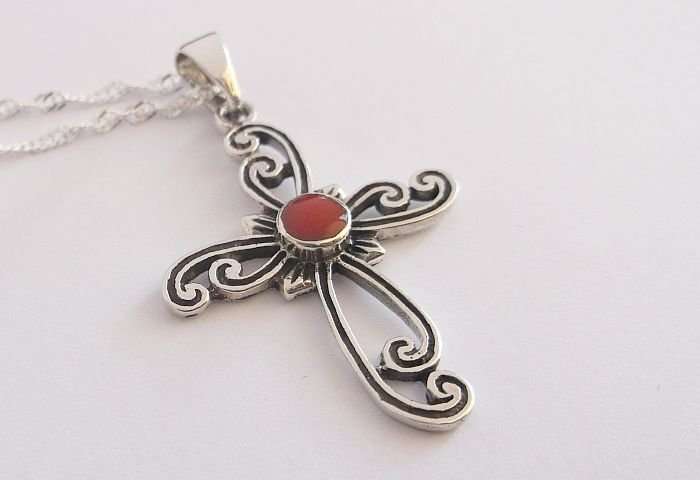 WOW !!!! A STERLING SILVER NECKLACE WITH A STERLING SILVER CROSS PENDANT ...RED INSET