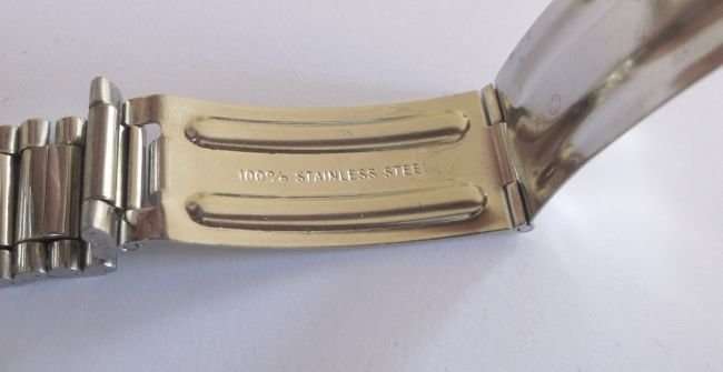 A FANTASTIC VINTAGE ROTARY INCABLOC 17 JEWELS WRISTWATCH ....QUALITY PIECE !!