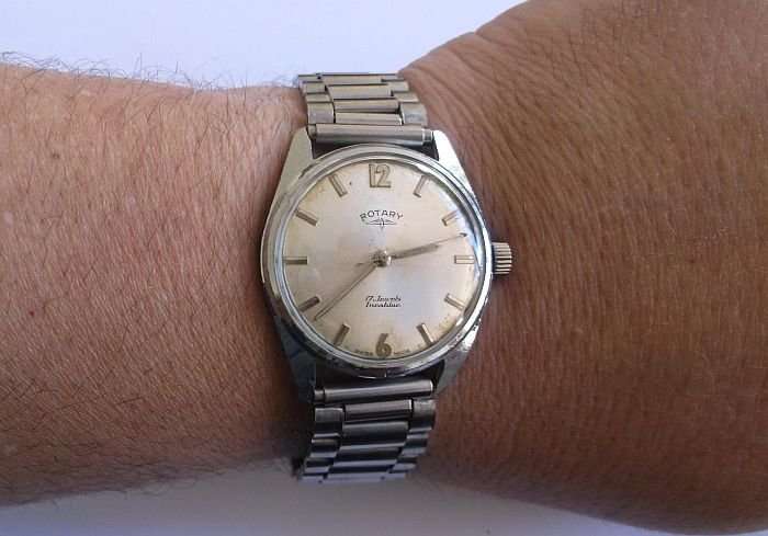 A FANTASTIC VINTAGE ROTARY INCABLOC 17 JEWELS WRISTWATCH ....QUALITY PIECE !!