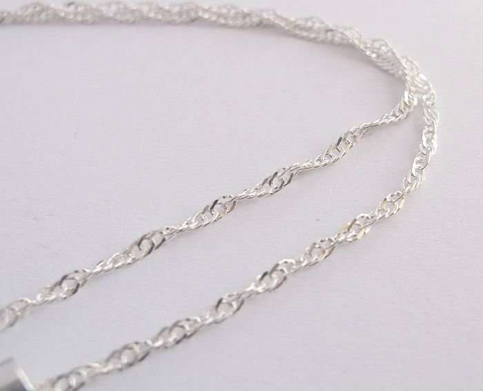 AN ELEGANT STERLING SILVER NECKLACE & STERLING SILVER PENDANT WITH FACETED STONE....DONT MISS OUT !!