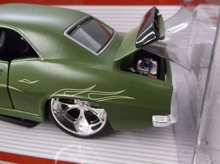 AN ULTRA COOL 1:24 SCALE DIE CAST METAL MODEL OF A 1969 PONTIAC FIREBIRD ....AWESOME DETAIL !!!