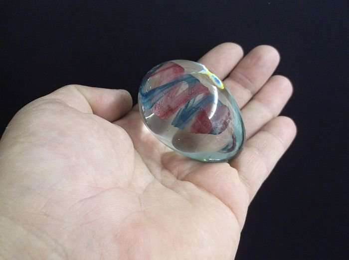 A SPLENDID VINTAGE EGG SHAPED SOLID GLASS PAPERWEIGHT / DUMP WITH SWIRLS INSIDE...SWEET !!!