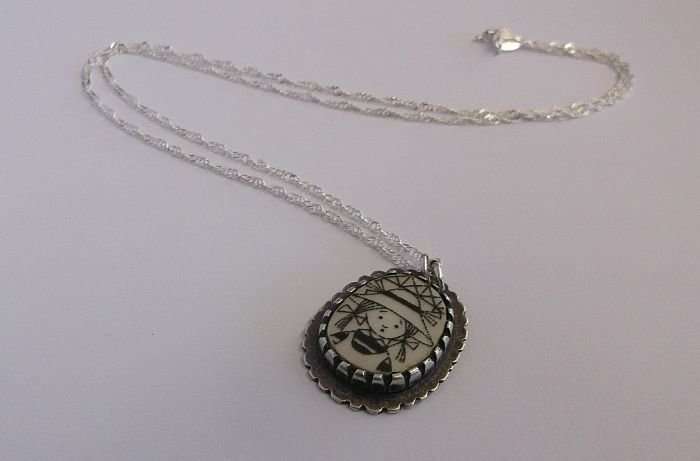 A SMART 45 CM TWIST DESIGN STERLING SILVER NECKLACE PLUS THE CUTEST STERLING SILVER PENDANT ...OUGAT