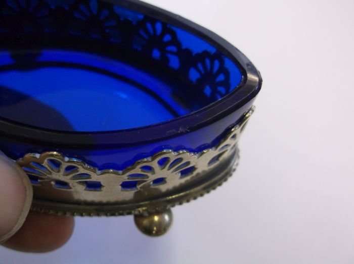 A PAIR OF GORGEOUSLY DESIGNED VICTORIAN ERA OPEN SALTS WITH ORIGINAL BLUE GLASS LINERS