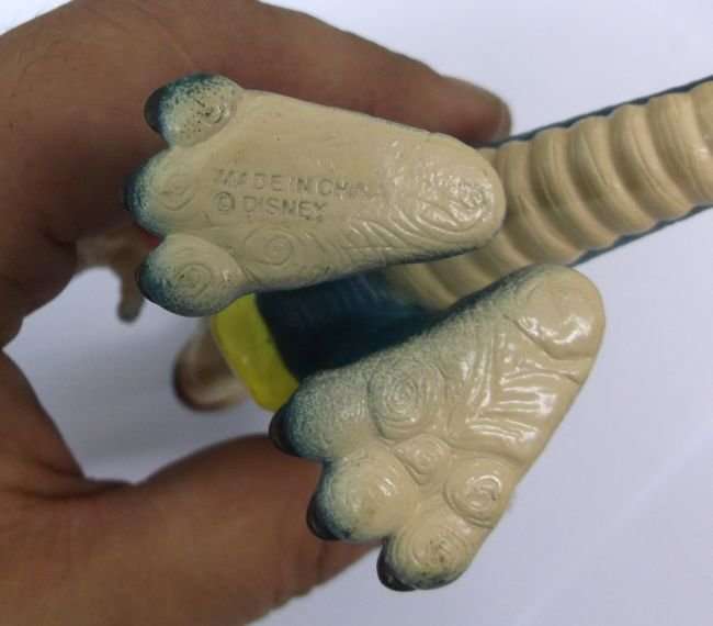 SO SWEET !!! THE MAMA AND THE BABY DISNEY FIGURES FROM THE HIT TV SERIES DINOSAURS