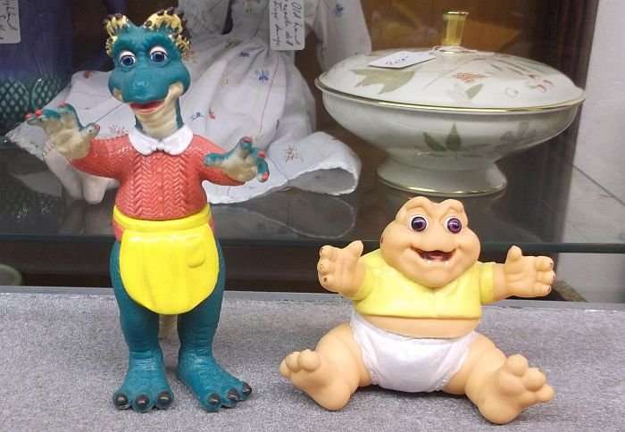 SO SWEET !!! THE MAMA AND THE BABY DISNEY FIGURES FROM THE HIT TV SERIES DINOSAURS