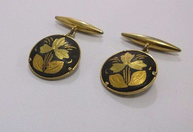 VINTAGE CUFFLINKS - GOLDEN FLORAL MOTIF