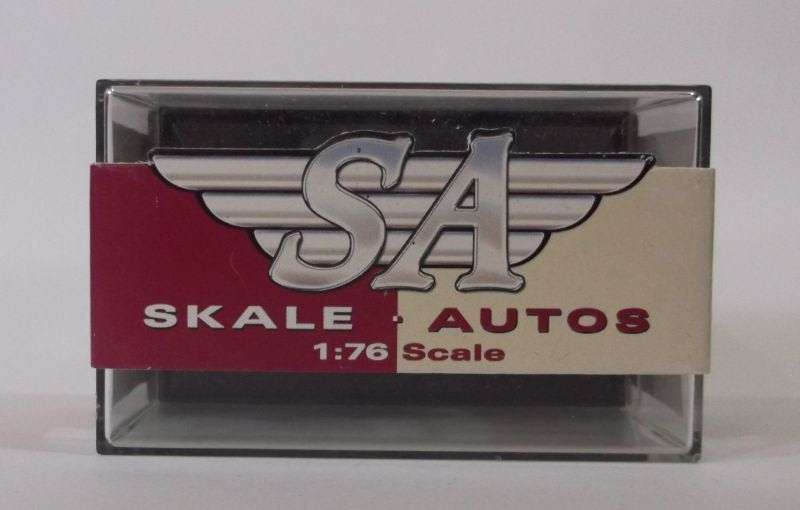 TOO CUTE !! A 1:76 SCALE DIE CAST METAL MODEL OF THE MGB ROADSTER ...CLASSIC !!